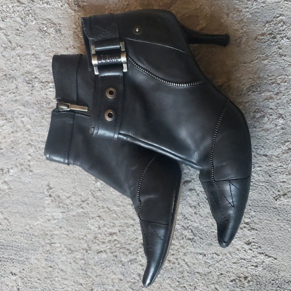💜Dior pointy toe boots - Picture 2 of 15